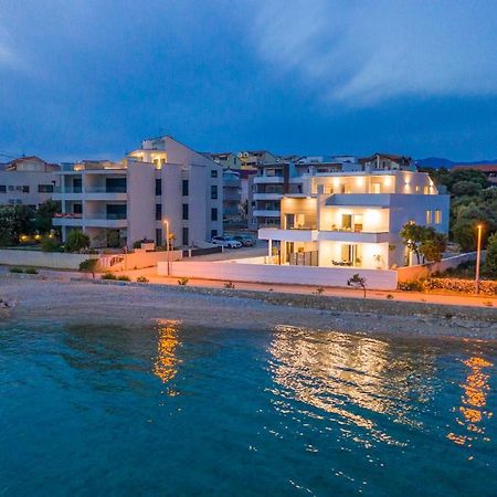 Villa Eni Apartments 2 Mandre Buitenkant foto