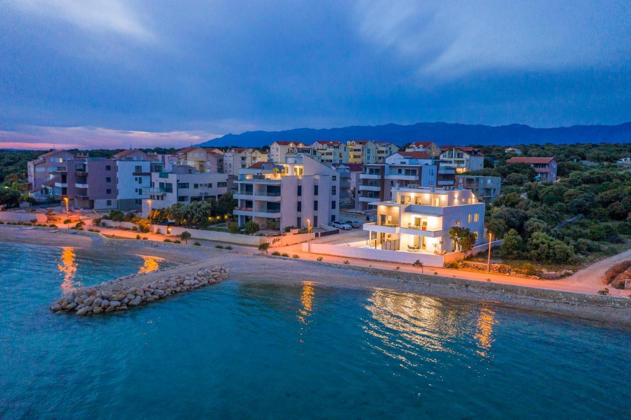 Villa Eni Apartments 2 Mandre Buitenkant foto