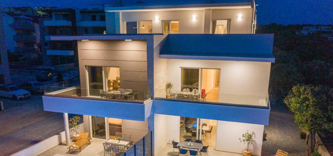 Villa Eni Apartments 2 Mandre Buitenkant foto